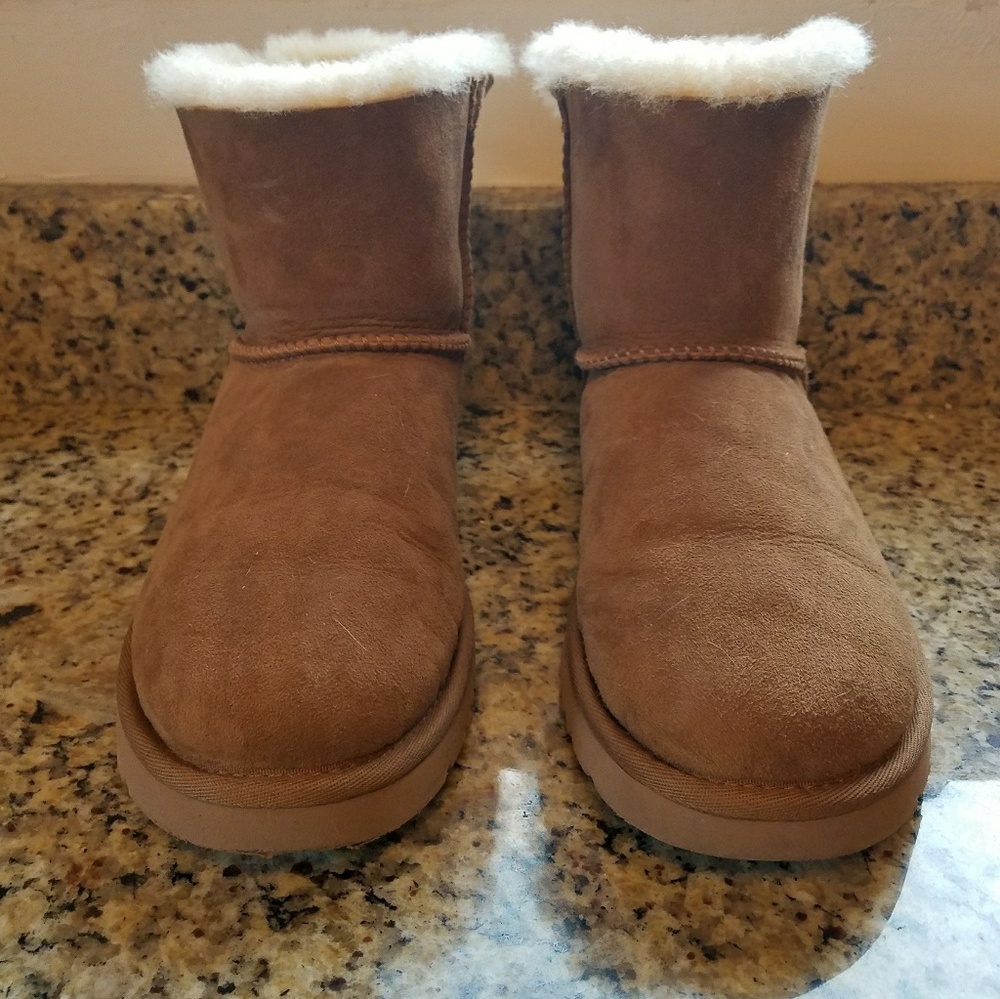 UGG Australia Boots - Picture 3 of 5